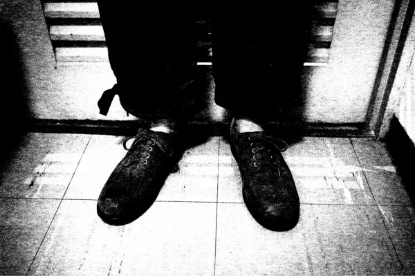G.shoes door